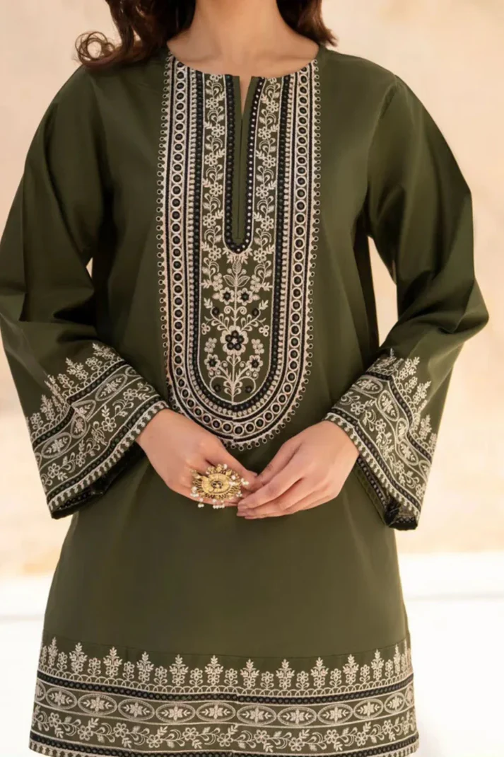 3 Piece Embroidered Lawn Suit UR18