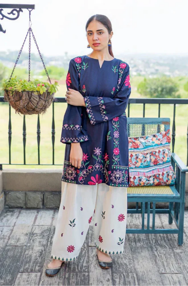 3 Piece Embroidered Lawn Suit UR19