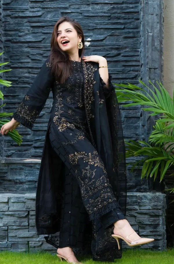 Embroidered Lawn Suit With Chiffon Embroidered Dupatta 3PC WC005